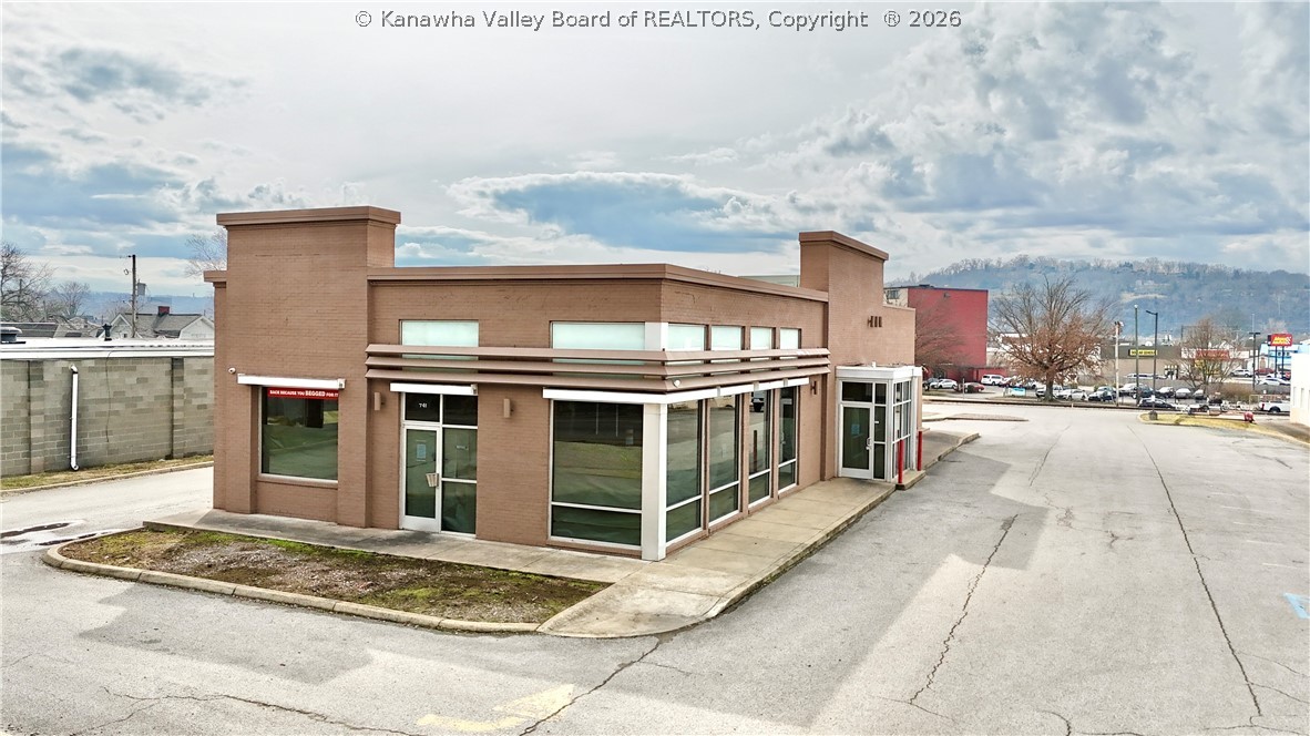 741 W Washington Street