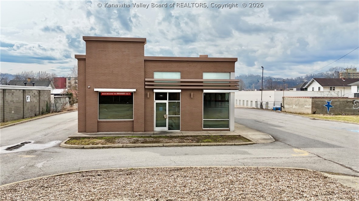 741 W Washington Street