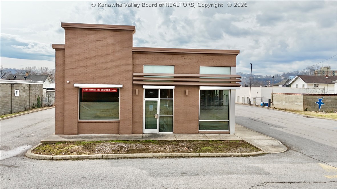 741 W Washington Street