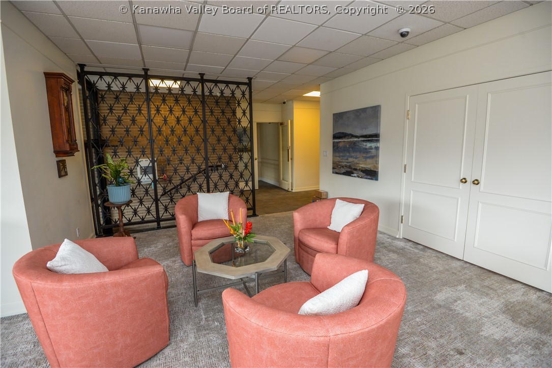 1578 Kanawha Boulevard E 8B