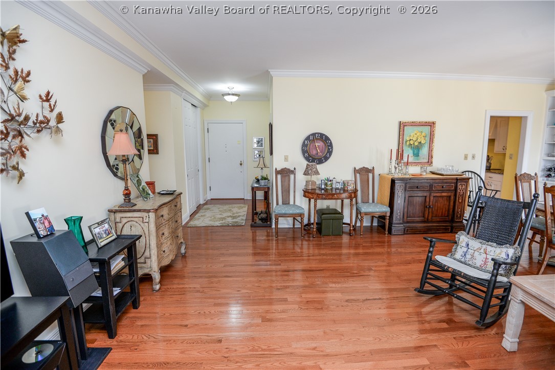 1578 Kanawha Boulevard E 8B