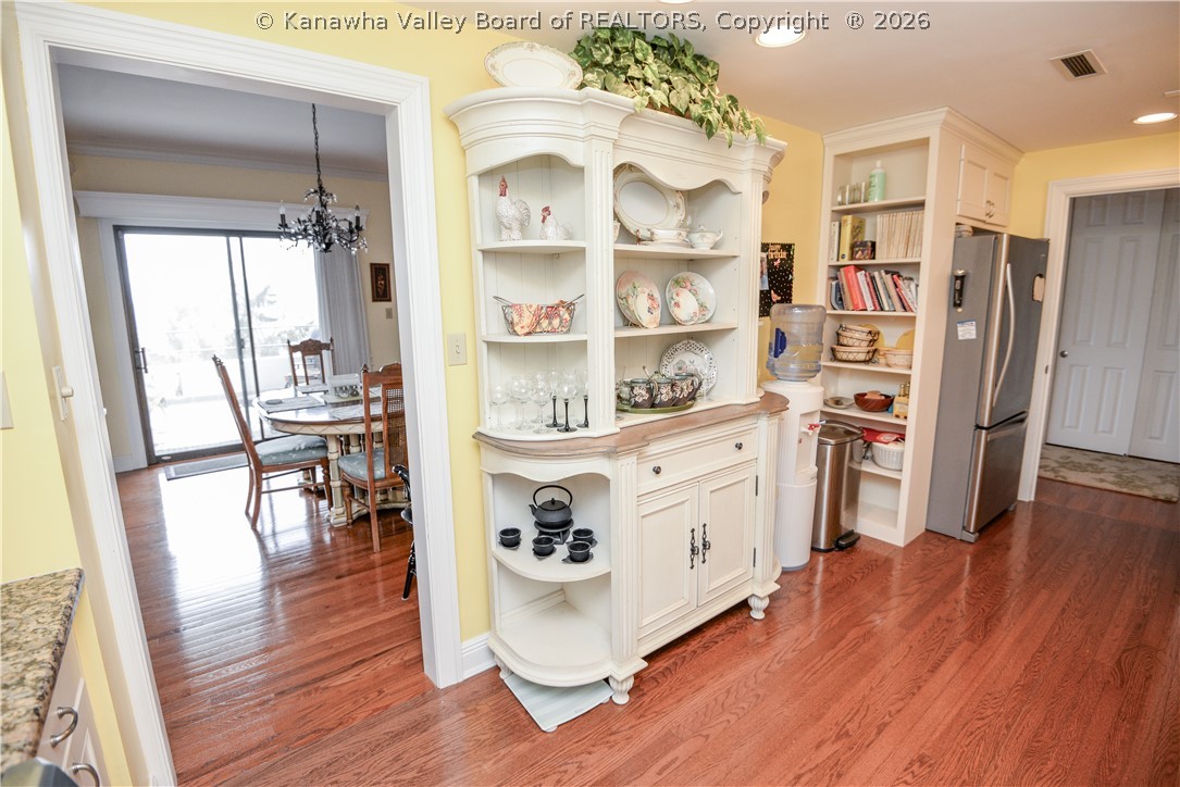 1578 Kanawha Boulevard E 8B