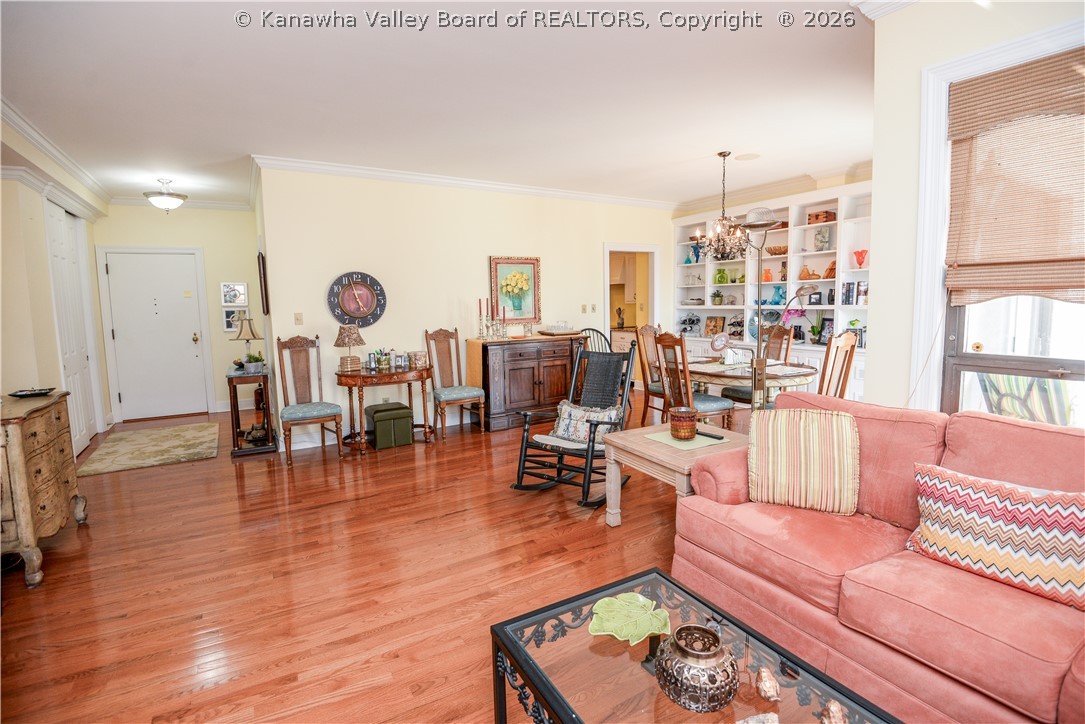 1578 Kanawha Boulevard E 8B