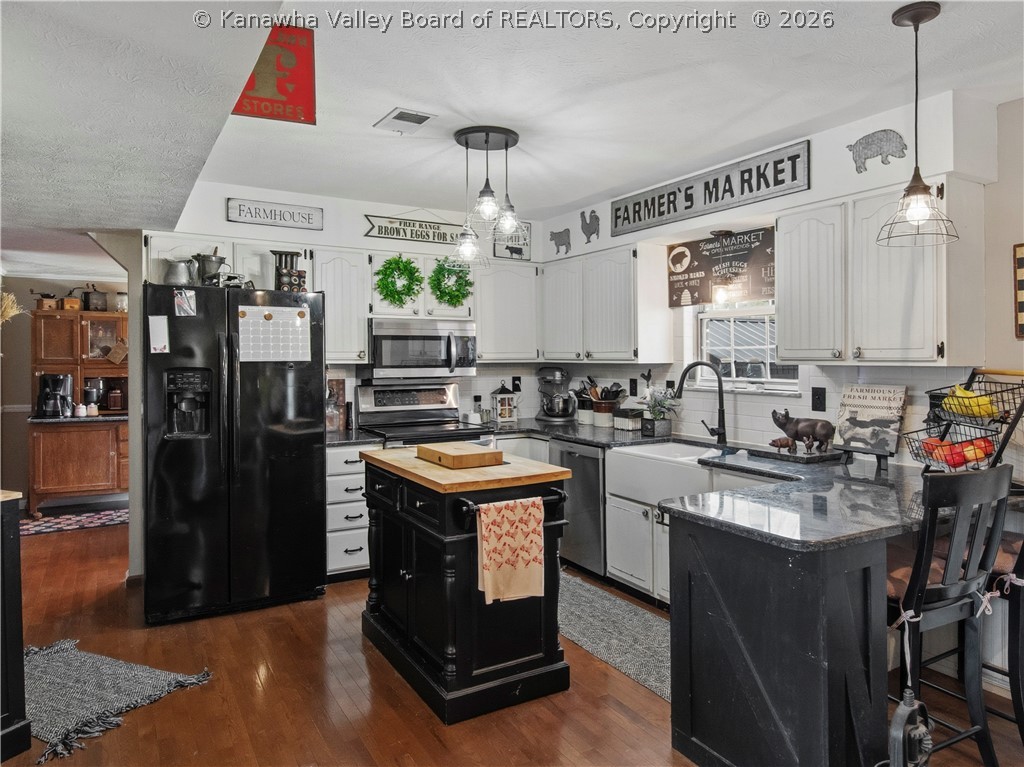122 Moorefield Place