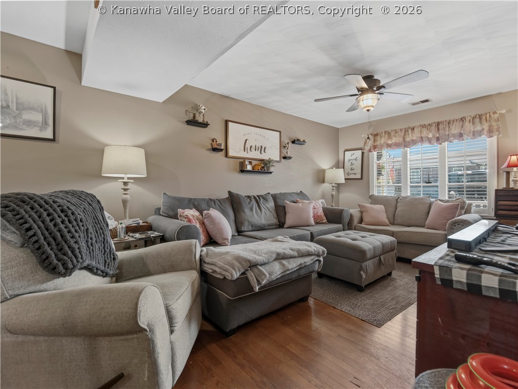 122 Moorefield Place
