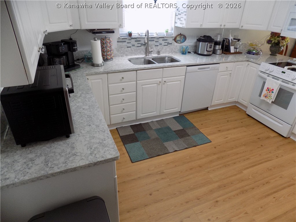 6505 Roosevelt Avenue