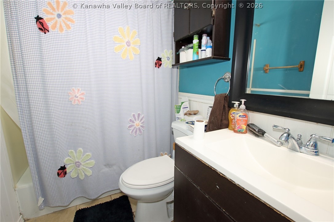 2486 Walnut Street