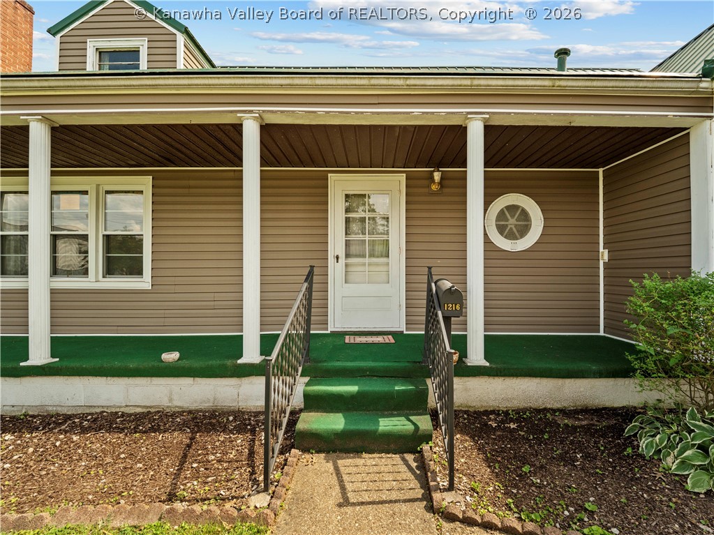 1216 W 12th Street