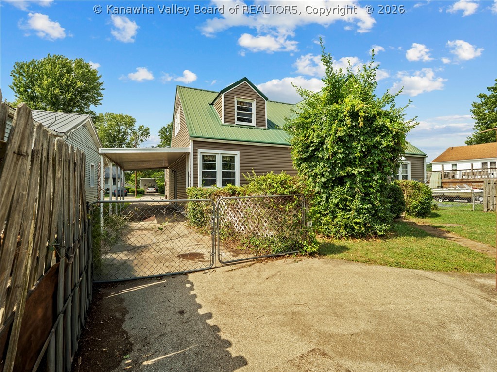1216 W 12th Street