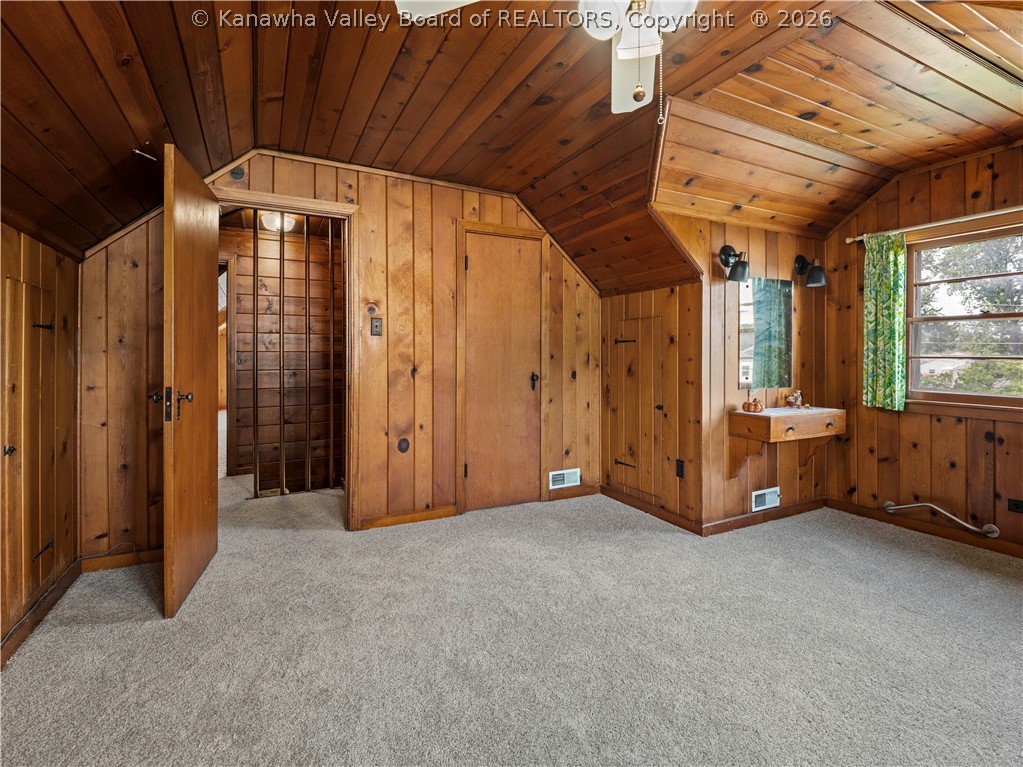 1216 W 12th Street