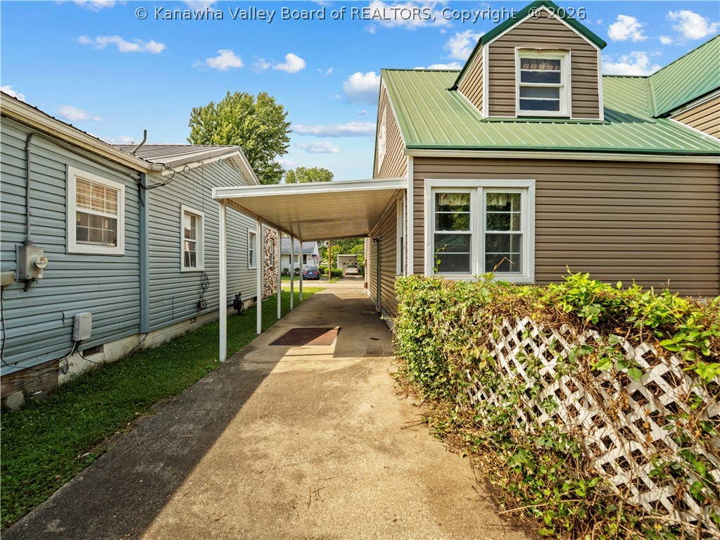 1216 W 12th Street
