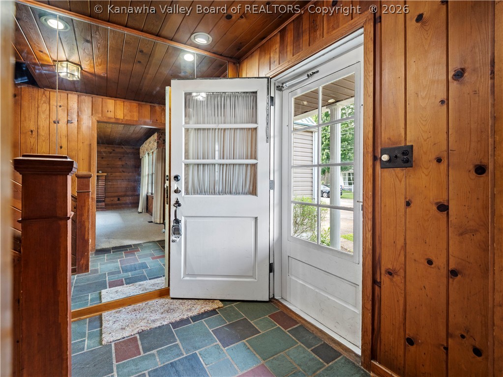 1216 W 12th Street