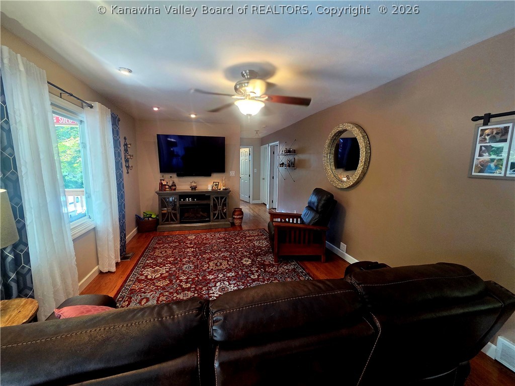1512 Valley Drive