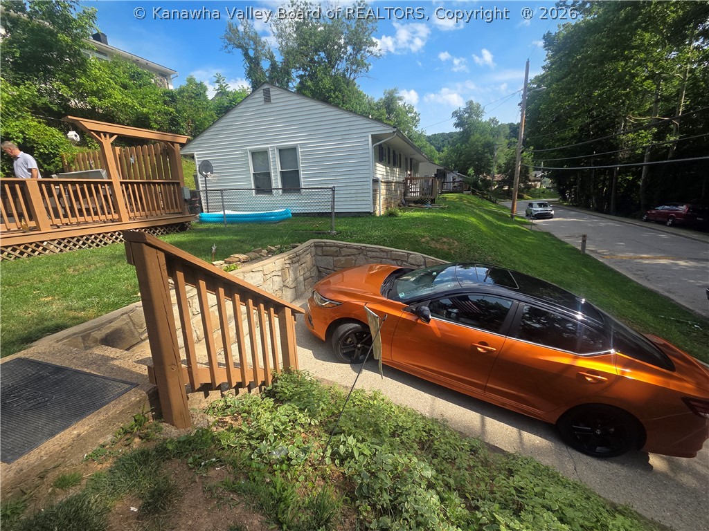 1512 Valley Drive