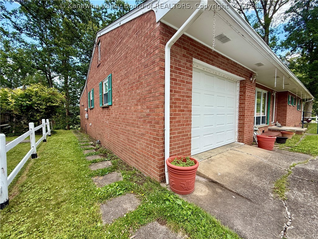 944 S Walnut Street