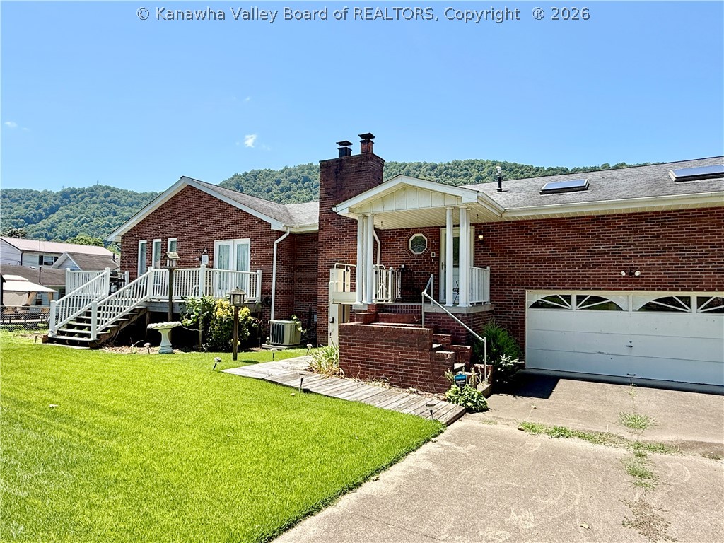 206 2nd Avenue