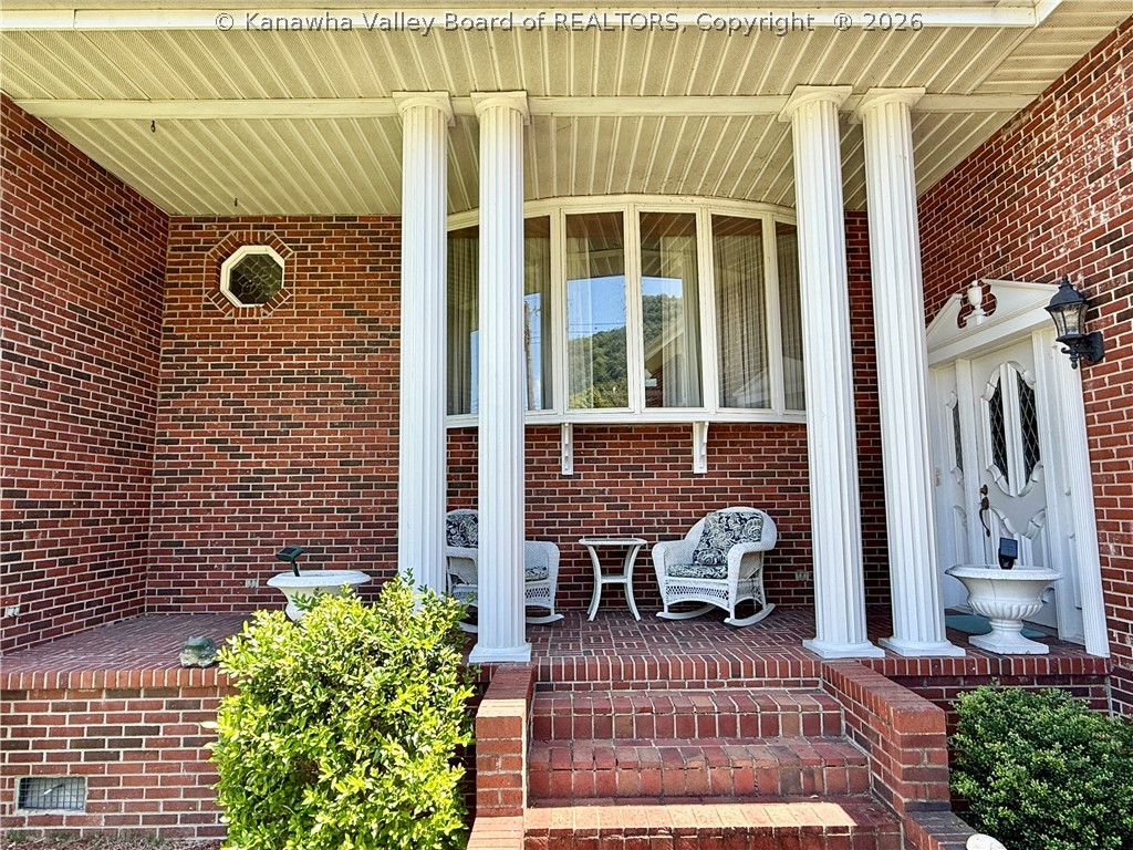 206 2nd Avenue