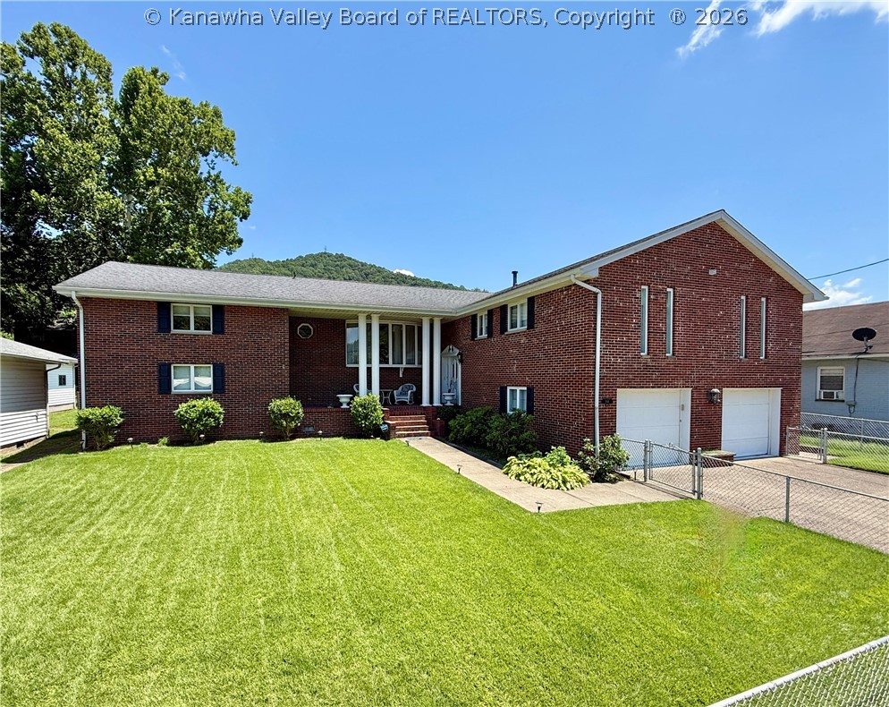 206 2nd Avenue