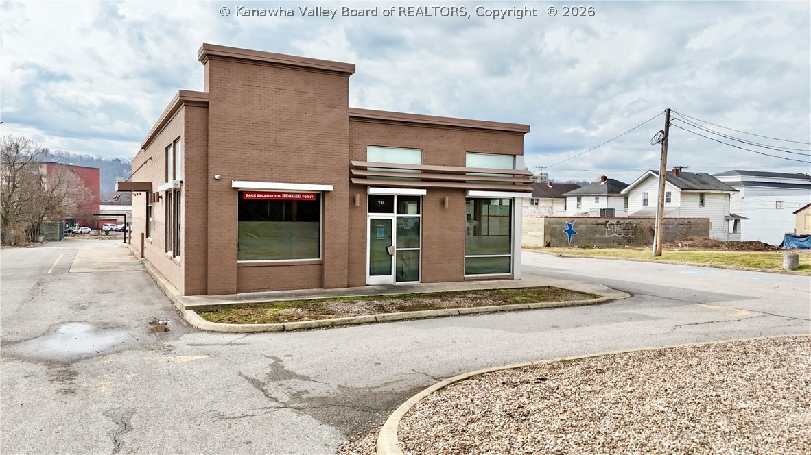 741 W Washington Street