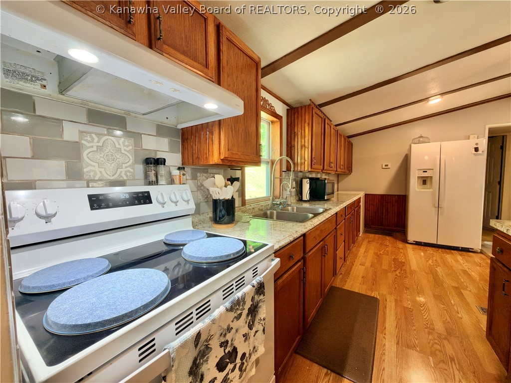 916 Honeycutt Road