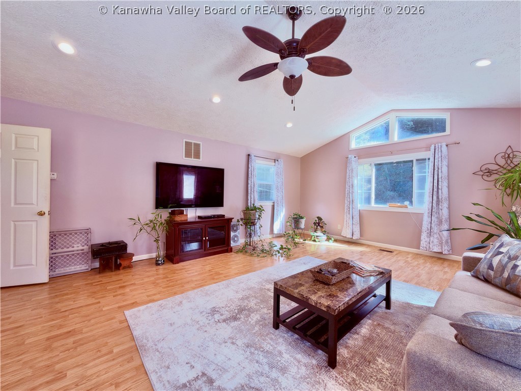 916 Honeycutt Road