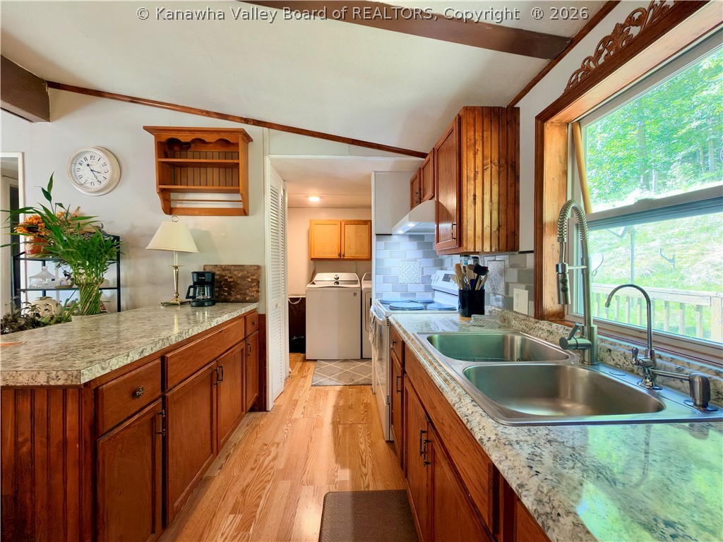 916 Honeycutt Road