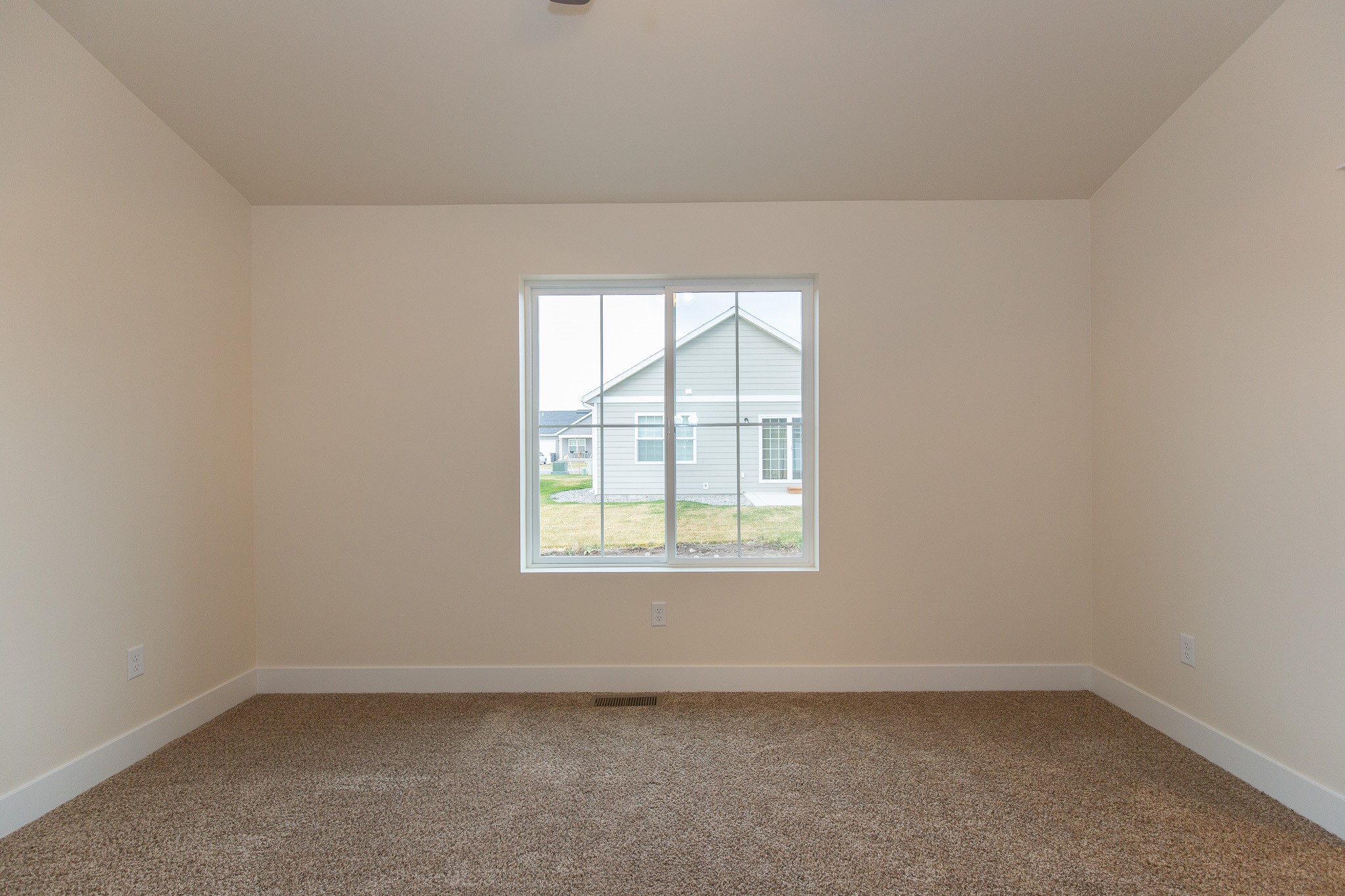 320 Lomond Court