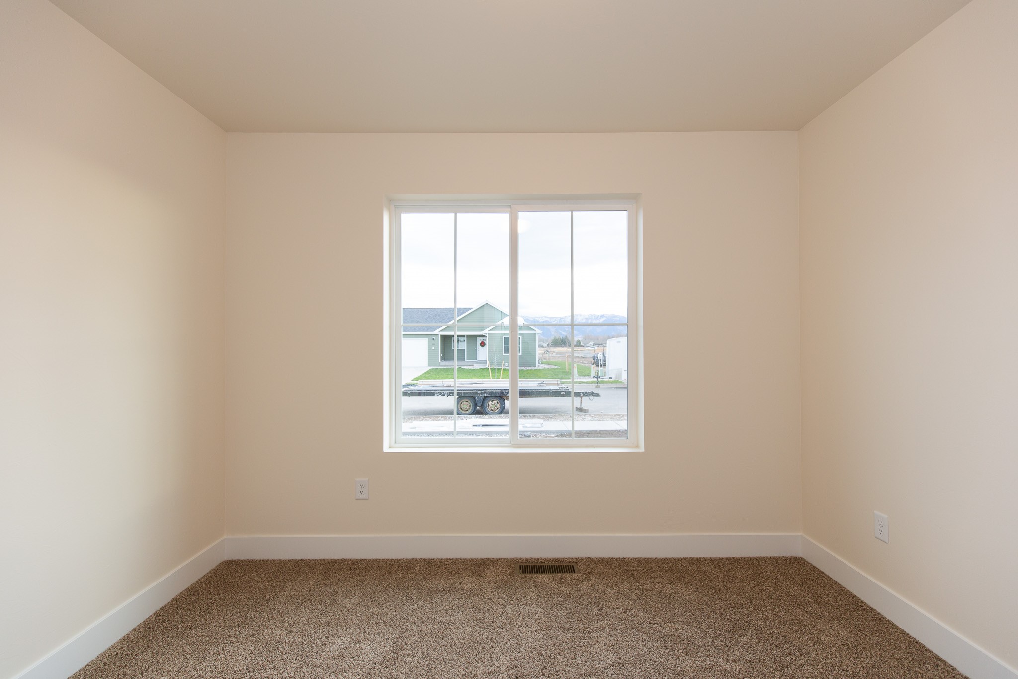 320 Lomond Court