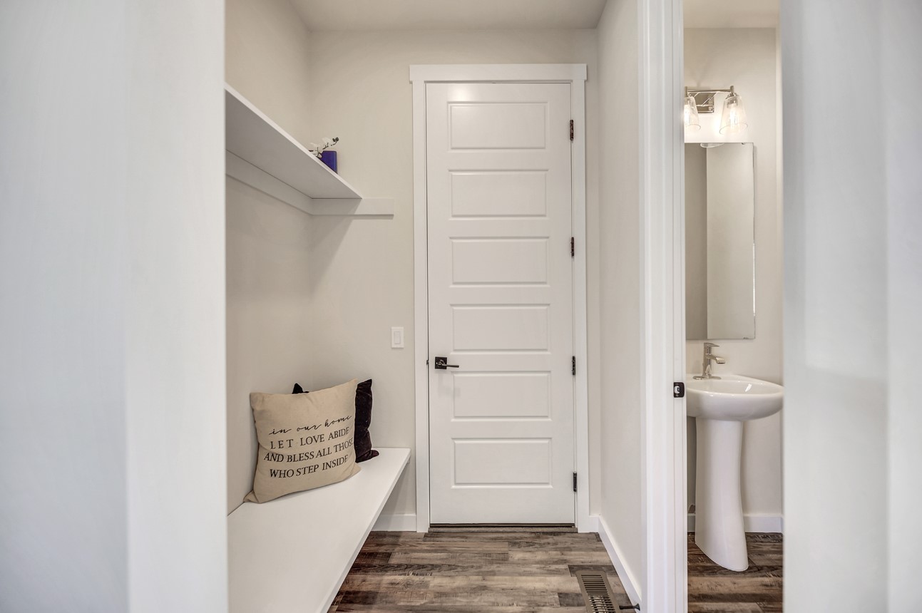 351 Meadow View Loop