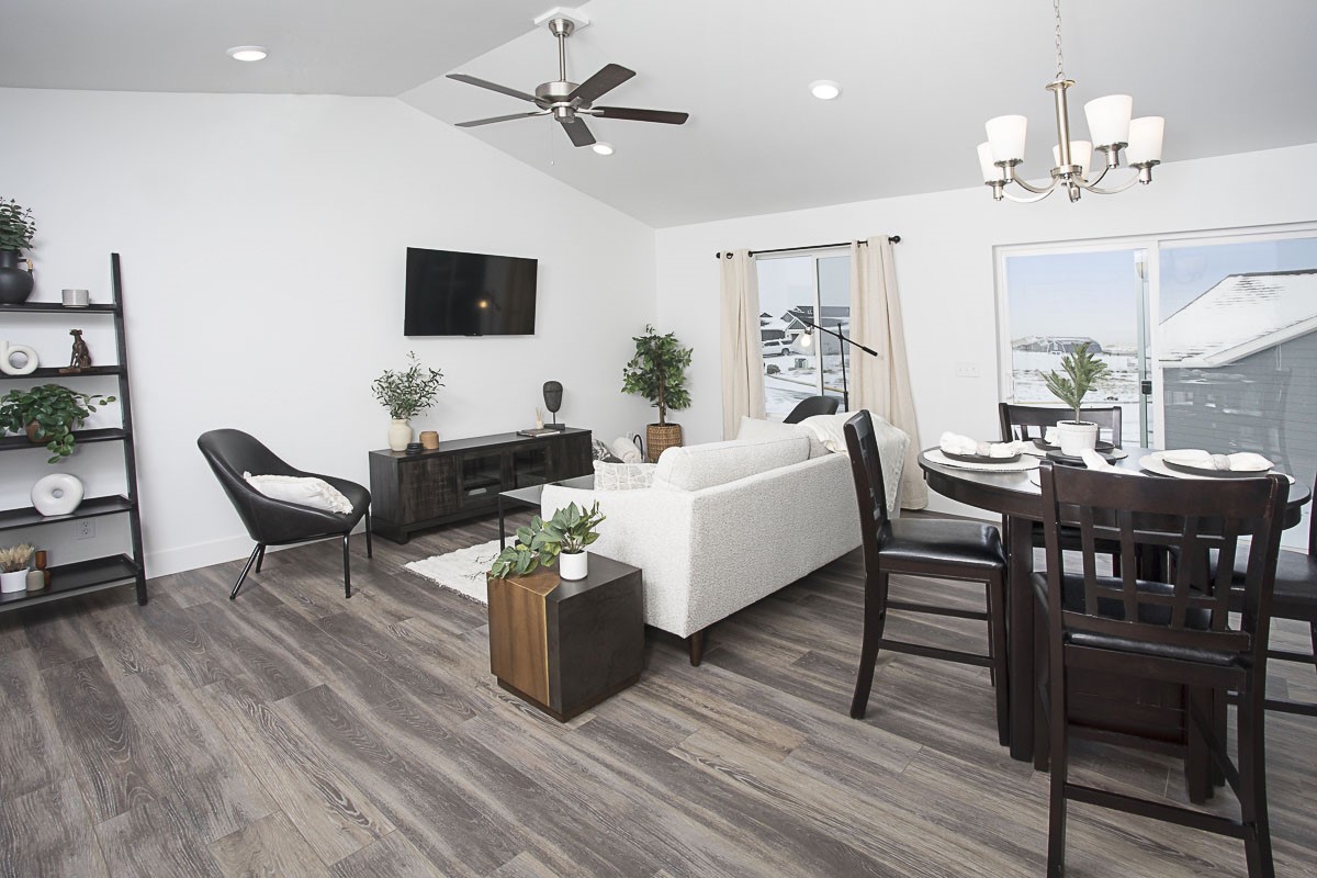 303 Meadow View Loop