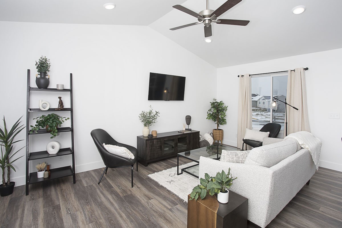 303 Meadow View Loop