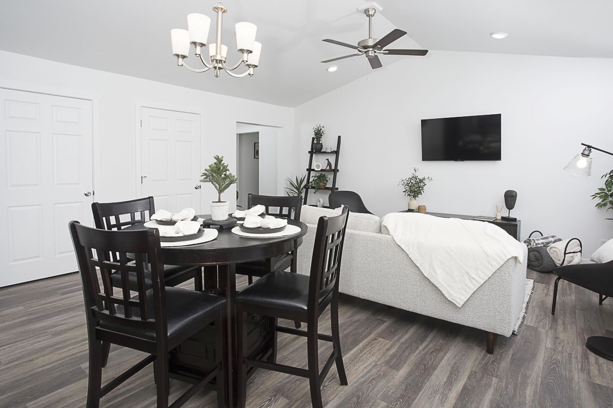 303 Meadow View Loop