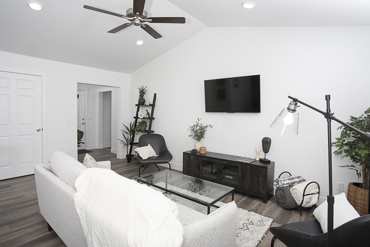 303 Meadow View Loop