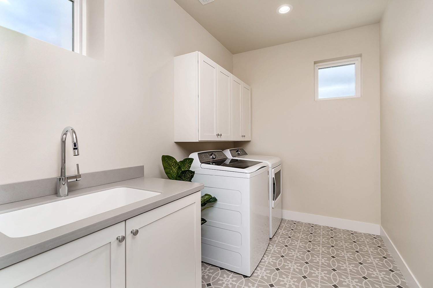 225 Kinross Court