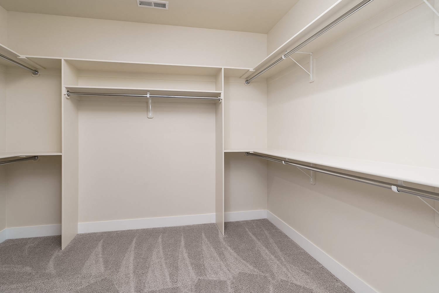 225 Kinross Court