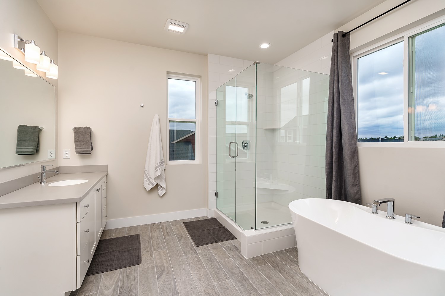 225 Kinross Court