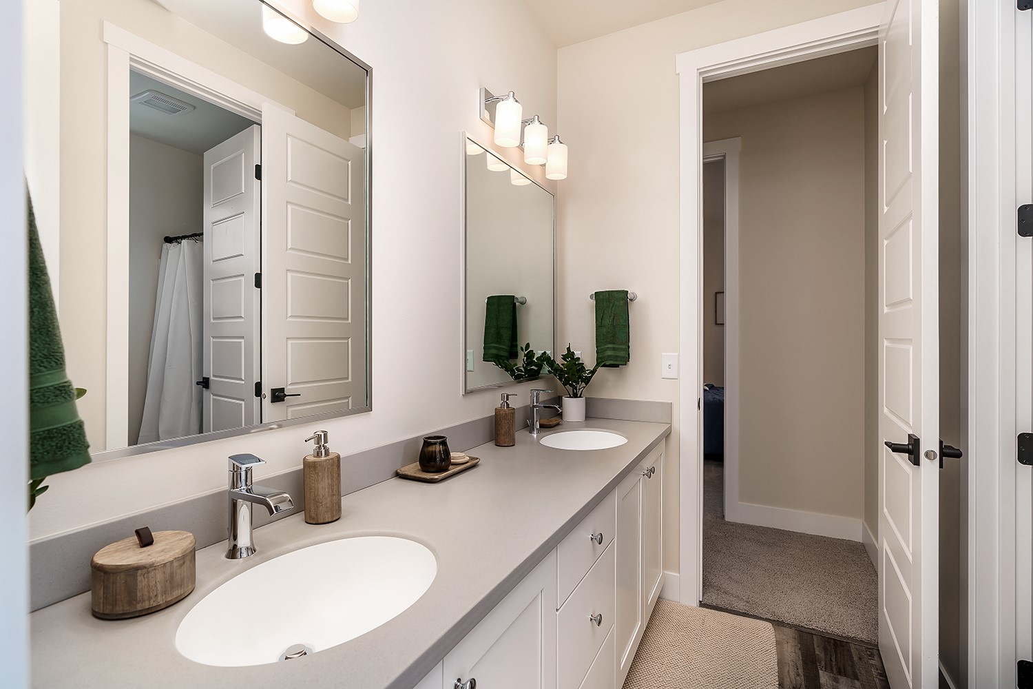 225 Kinross Court