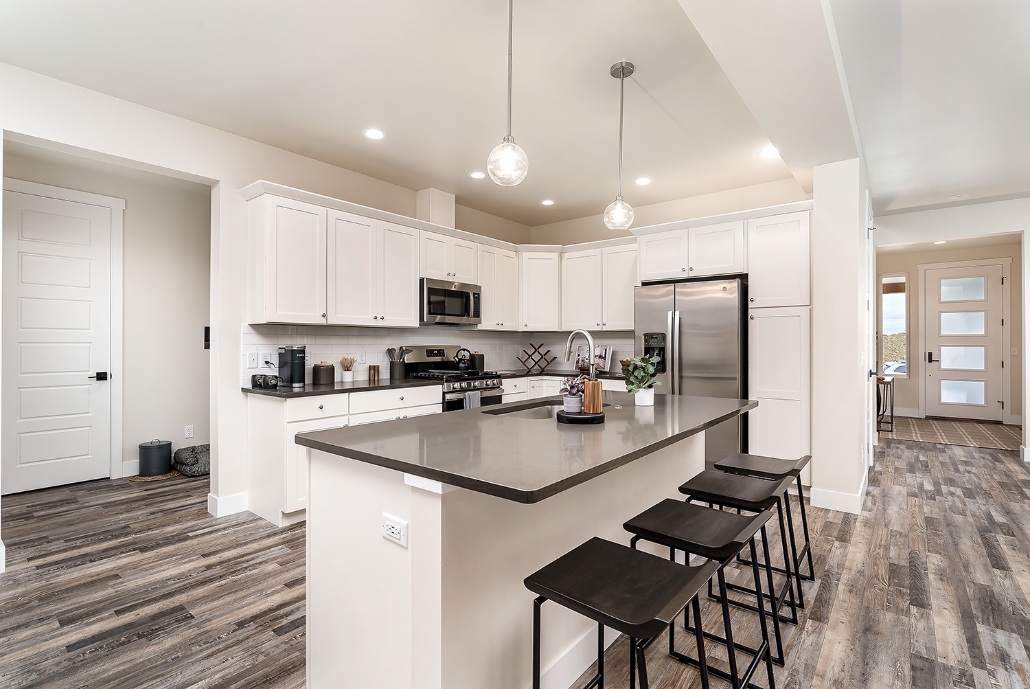 225 Kinross Court