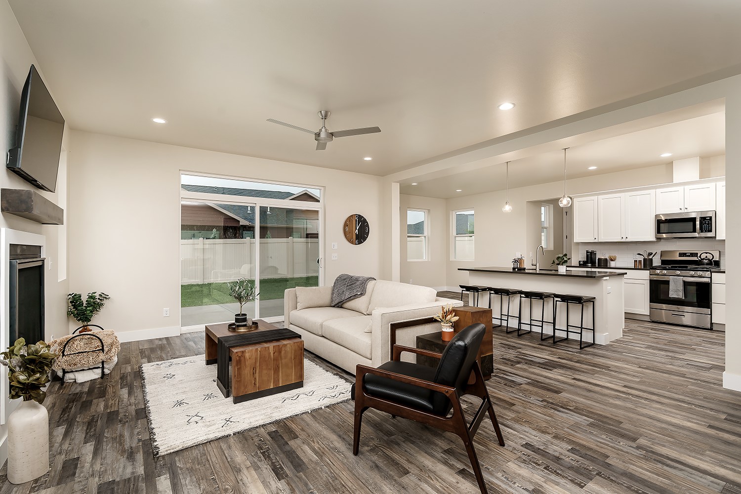 225 Kinross Court