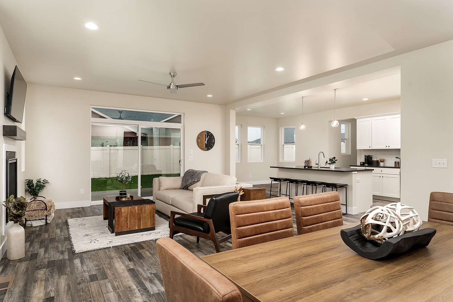 225 Kinross Court