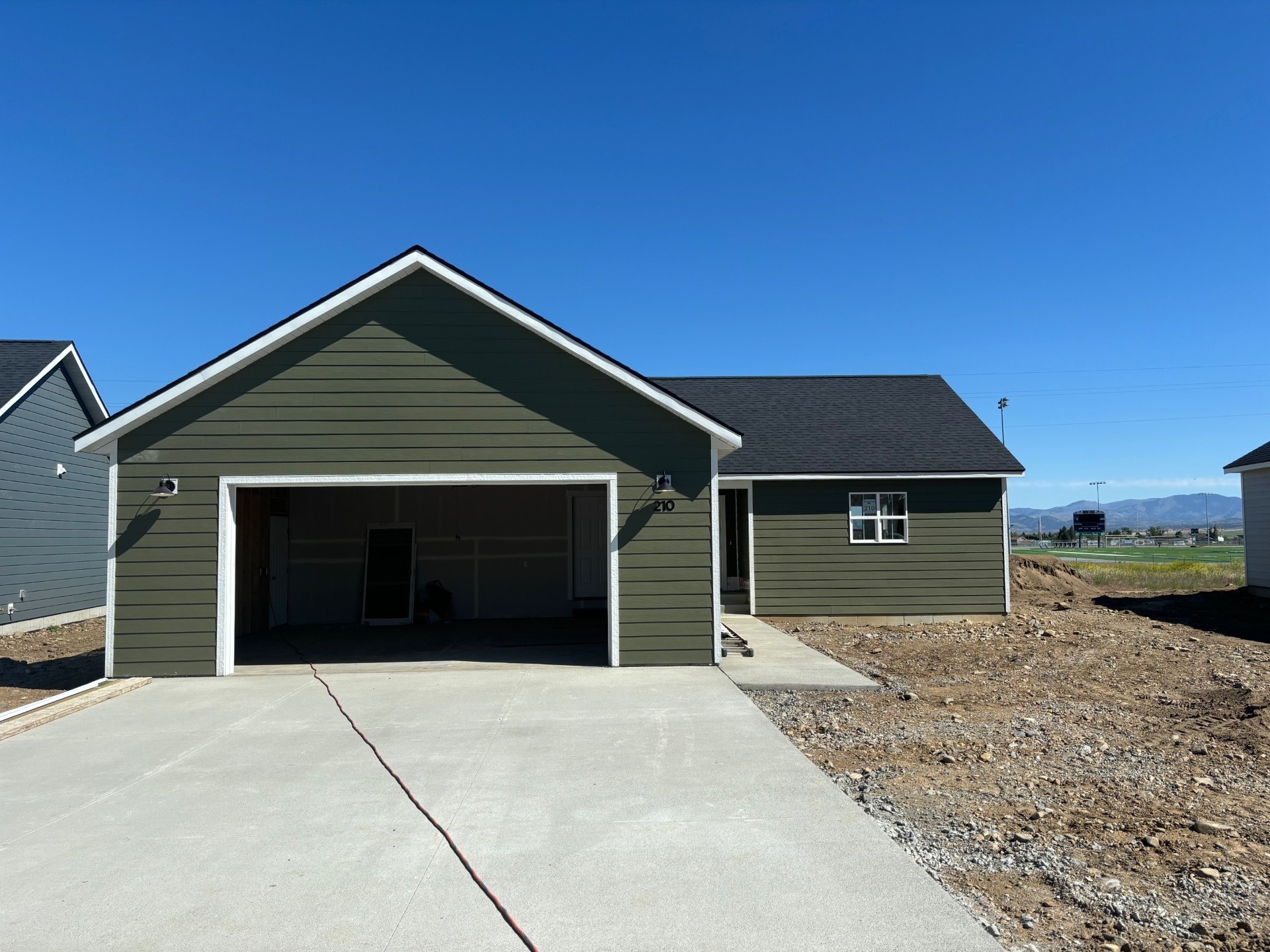 208 Kinross Court