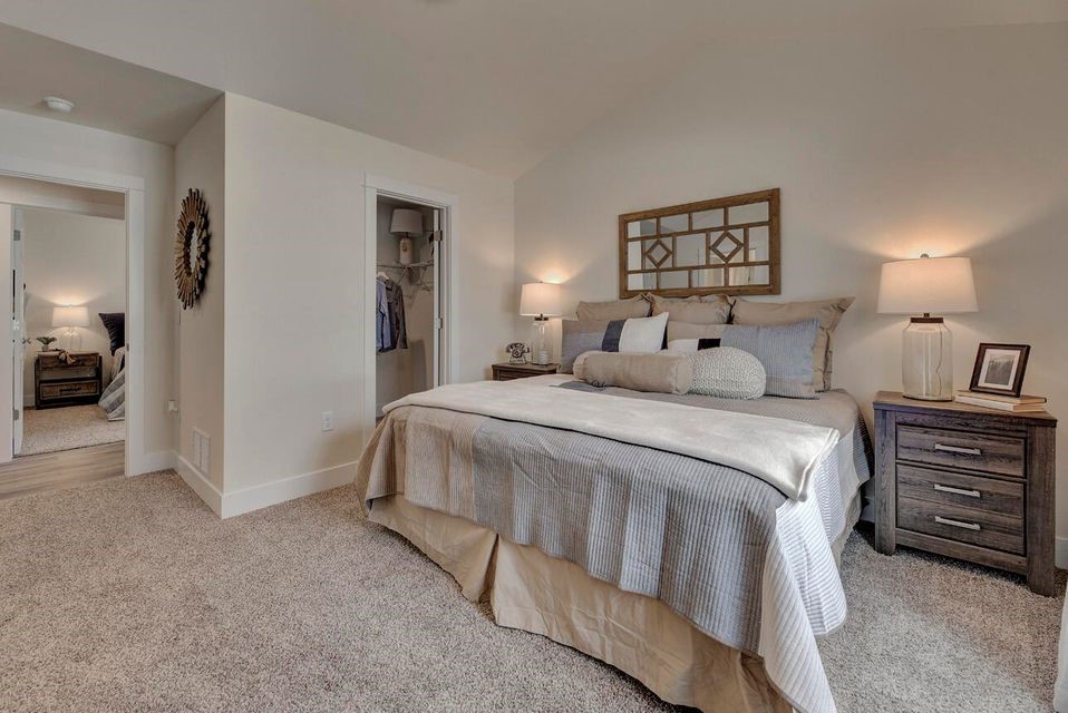 208 Kinross Court