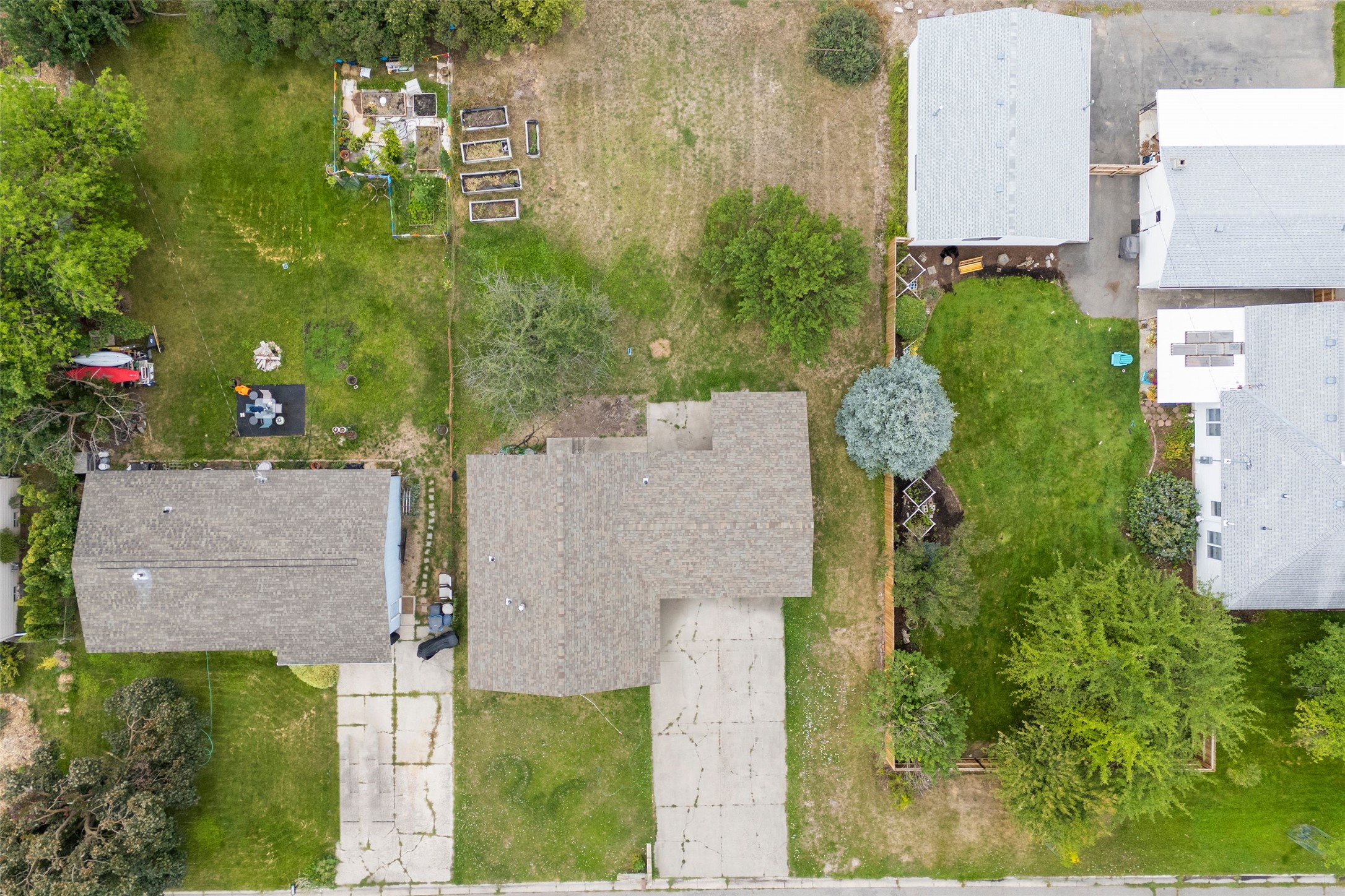 2225 S 8th Street W