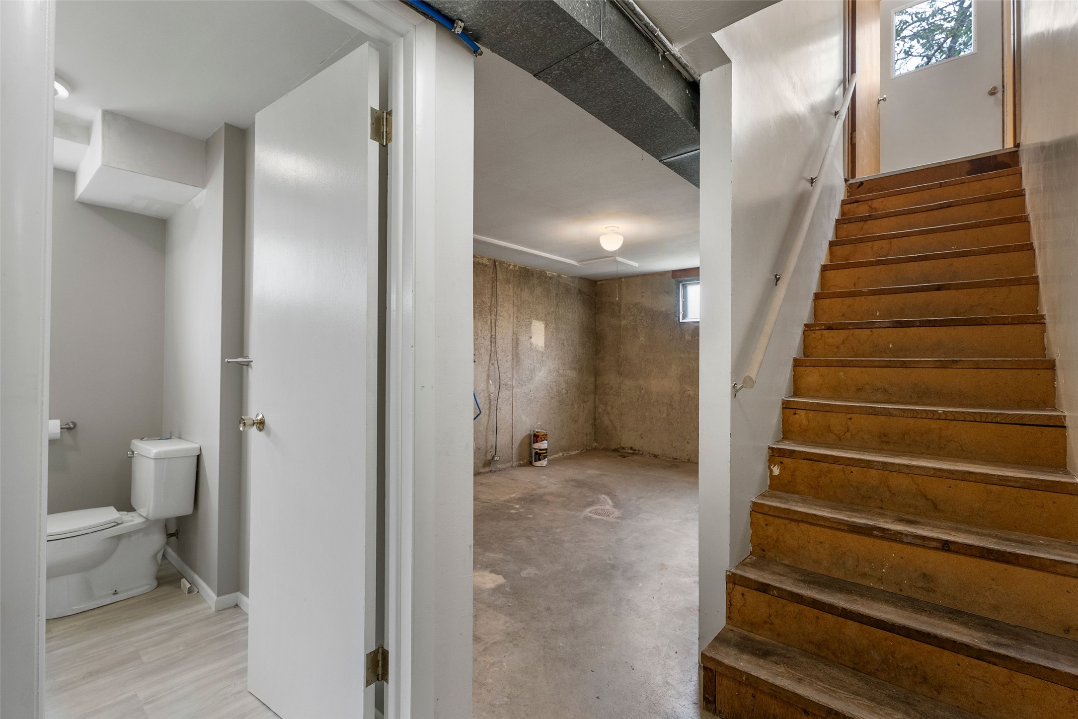 2225 S 8th Street W