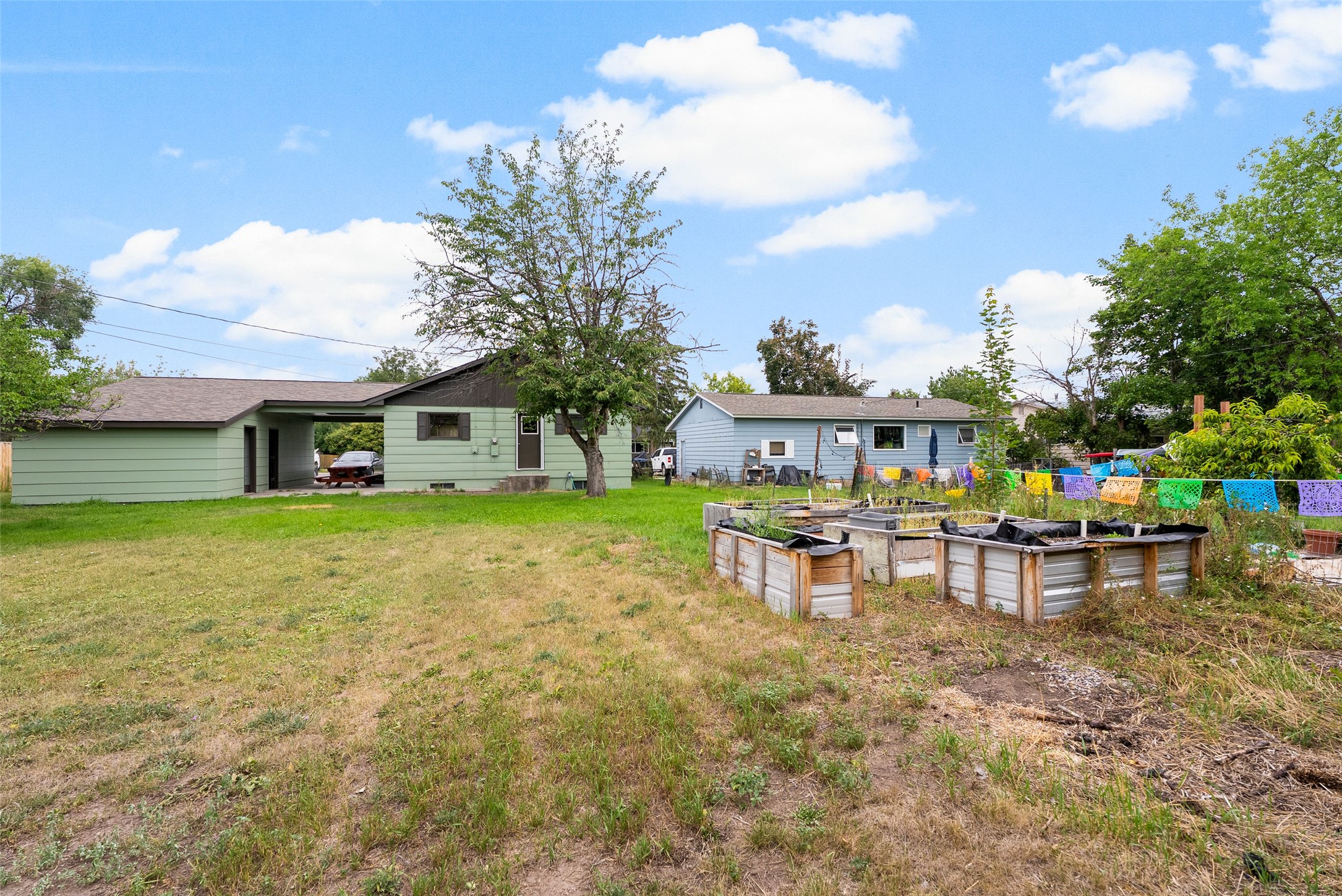 2225 S 8th Street W