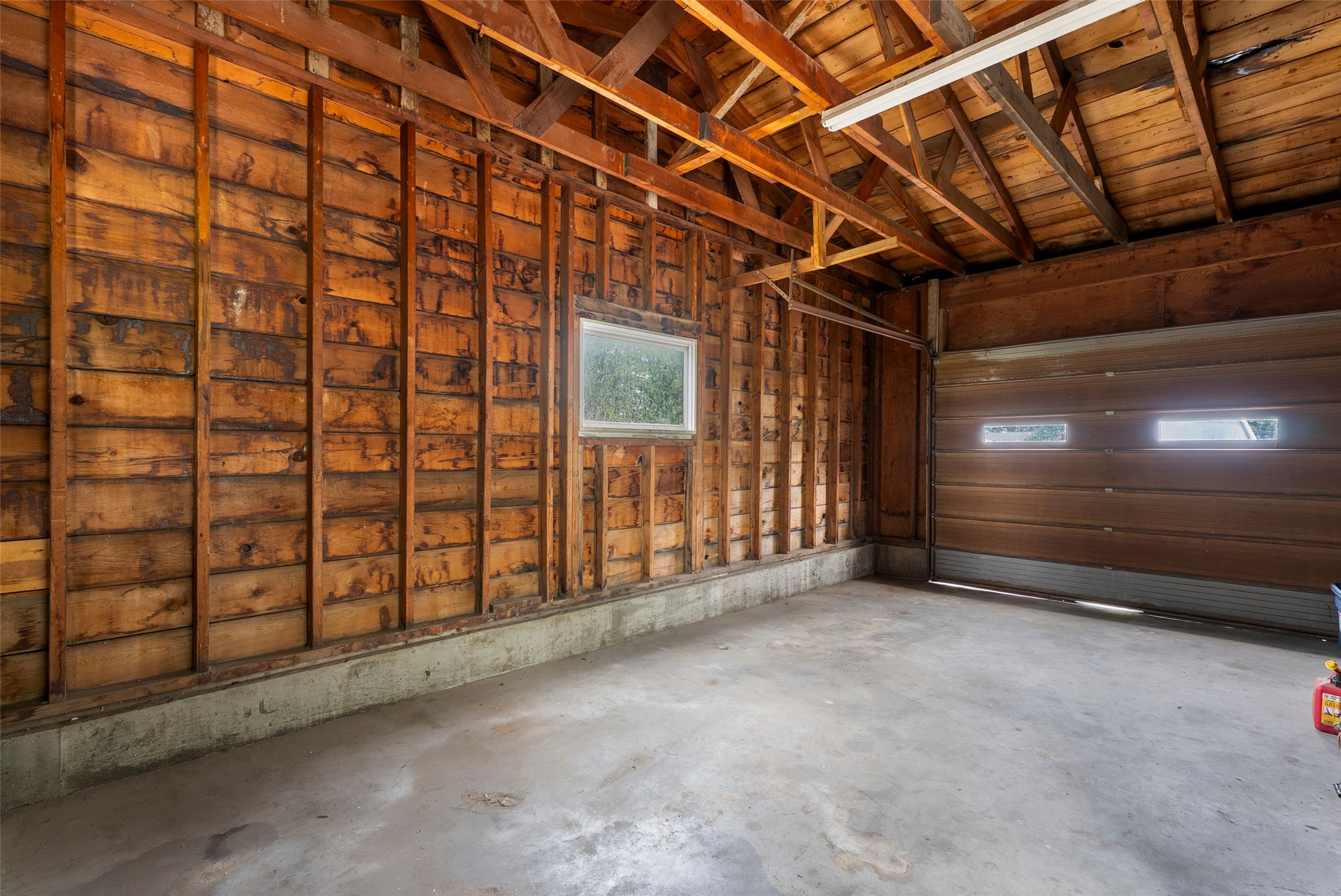 2225 S 8th Street W