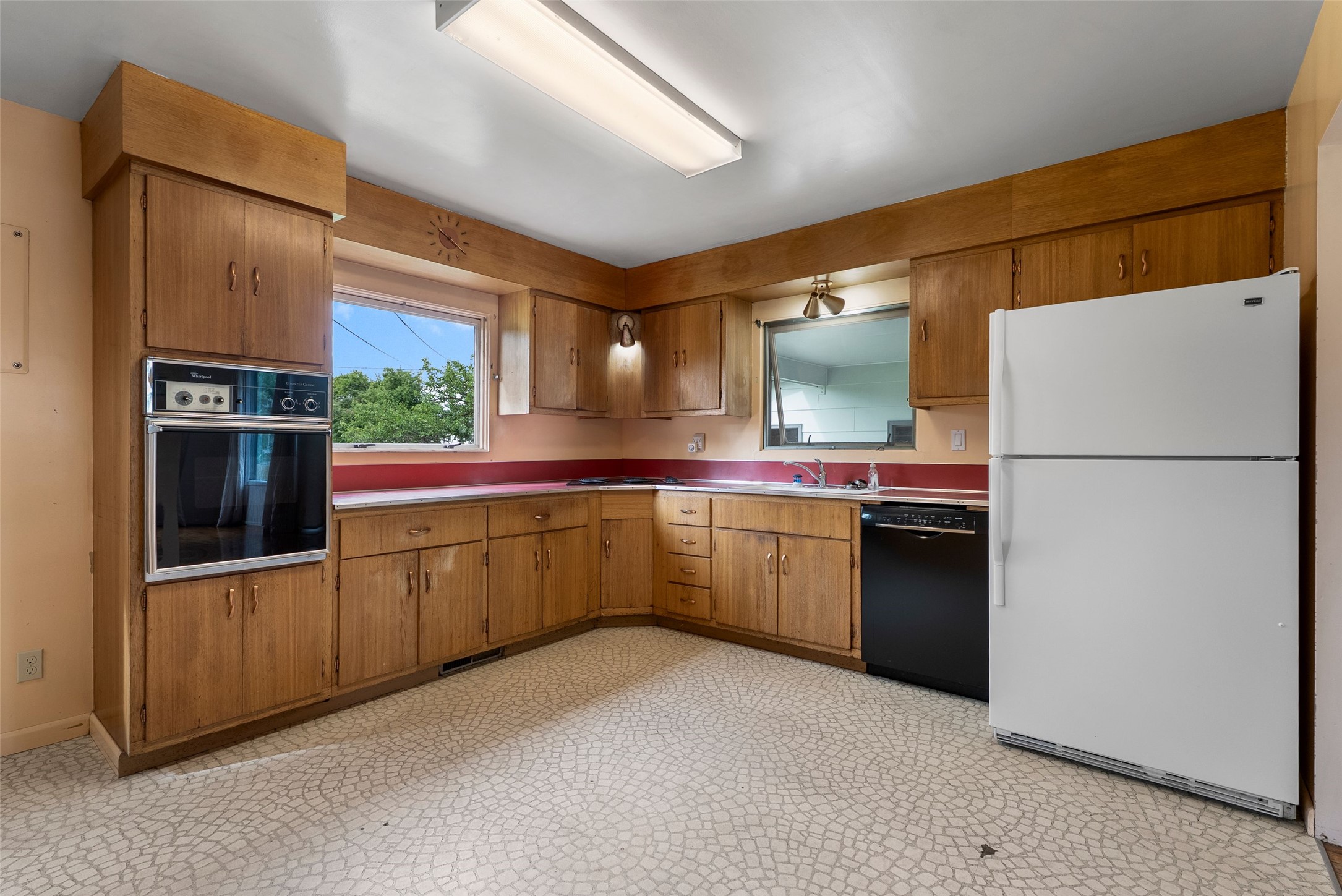 2225 S 8th Street W