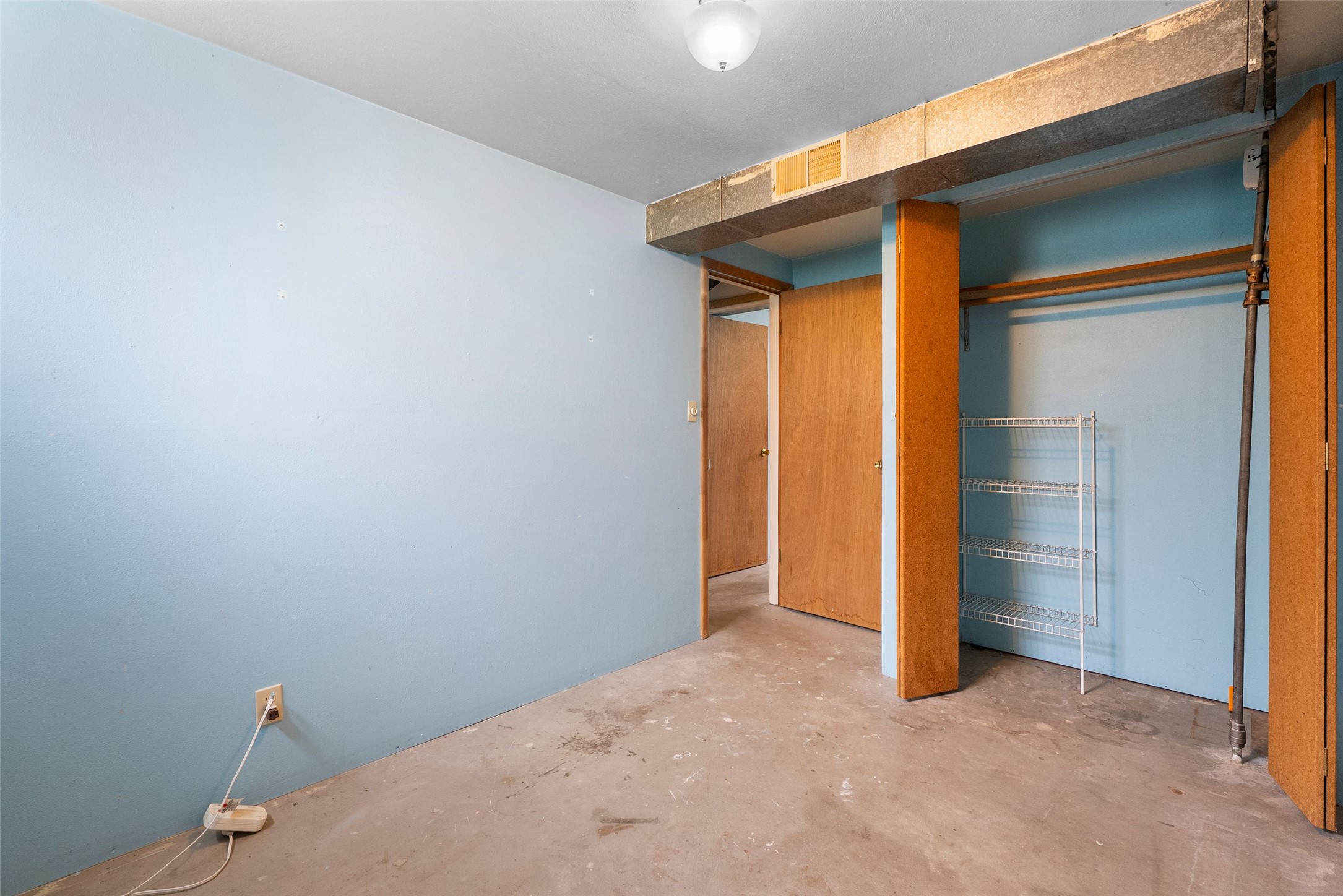 2225 S 8th Street W