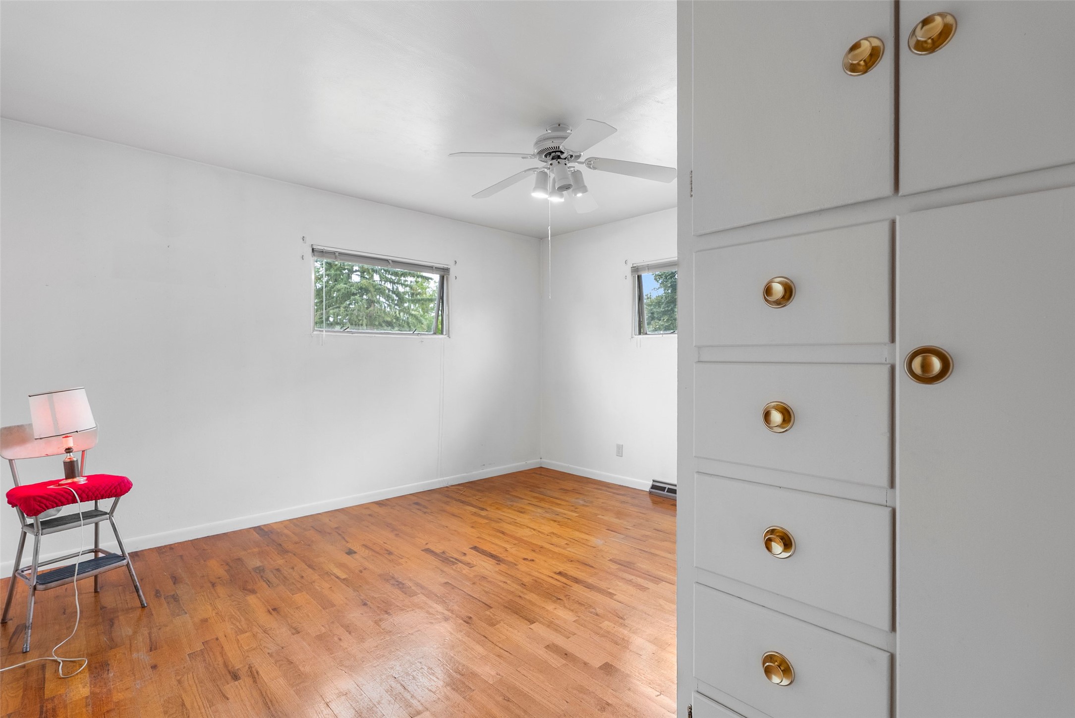 2225 S 8th Street W