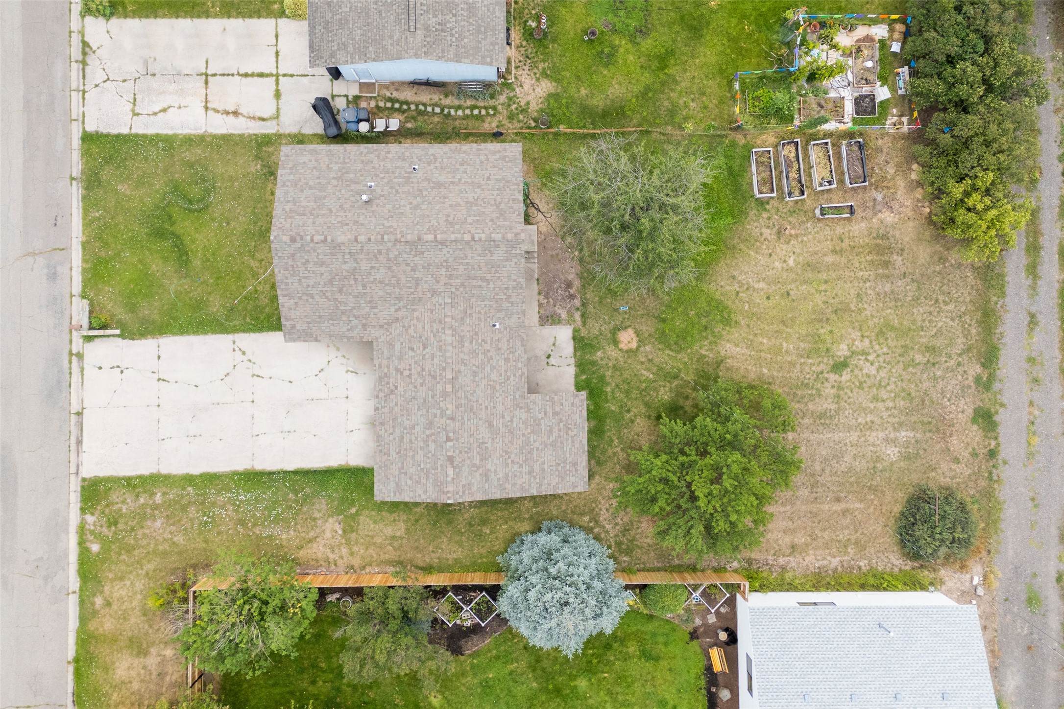 2225 S 8th Street W